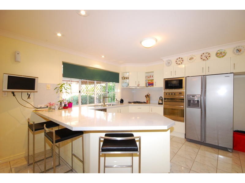 64 Pine County Place, Bellbowrie QLD 4070